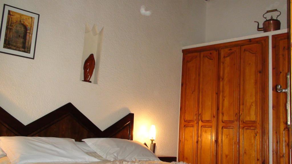 Riad Arambys Ес-Сувейра Номер фото