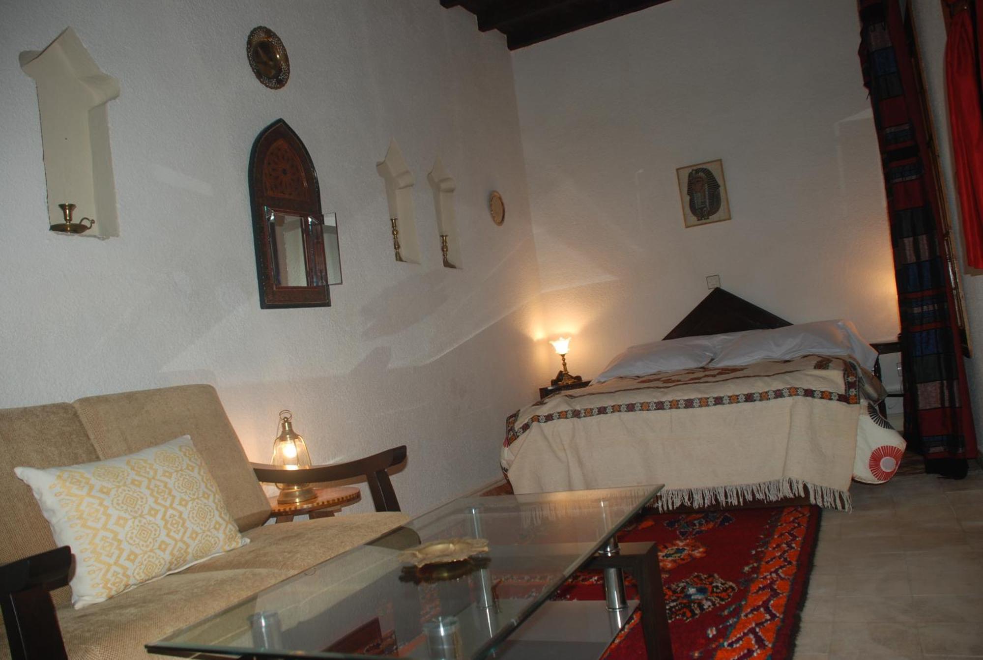 Riad Arambys Ес-Сувейра Номер фото
