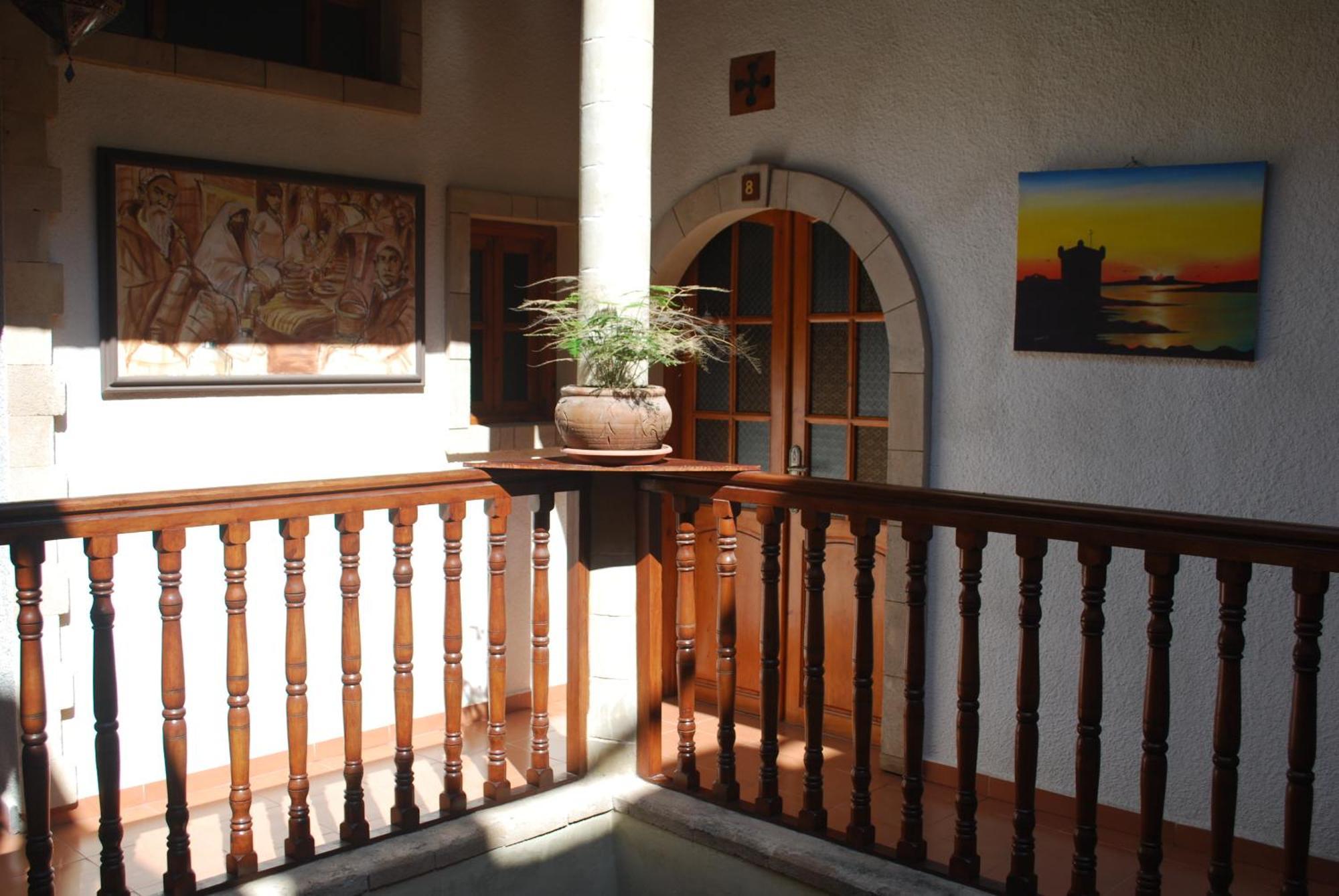 Riad Arambys Ес-Сувейра Номер фото